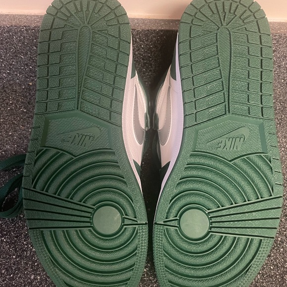 Jordan 1 OG size 10 DS - Picture 10 of 10